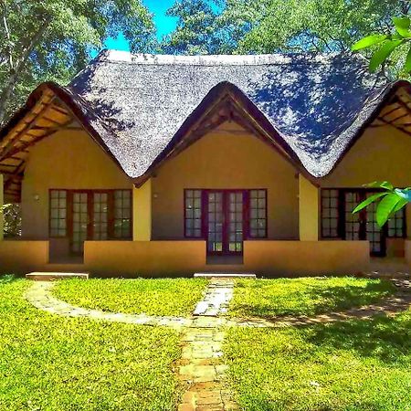 The Royal Sichango Village Livingstone Exteriör bild